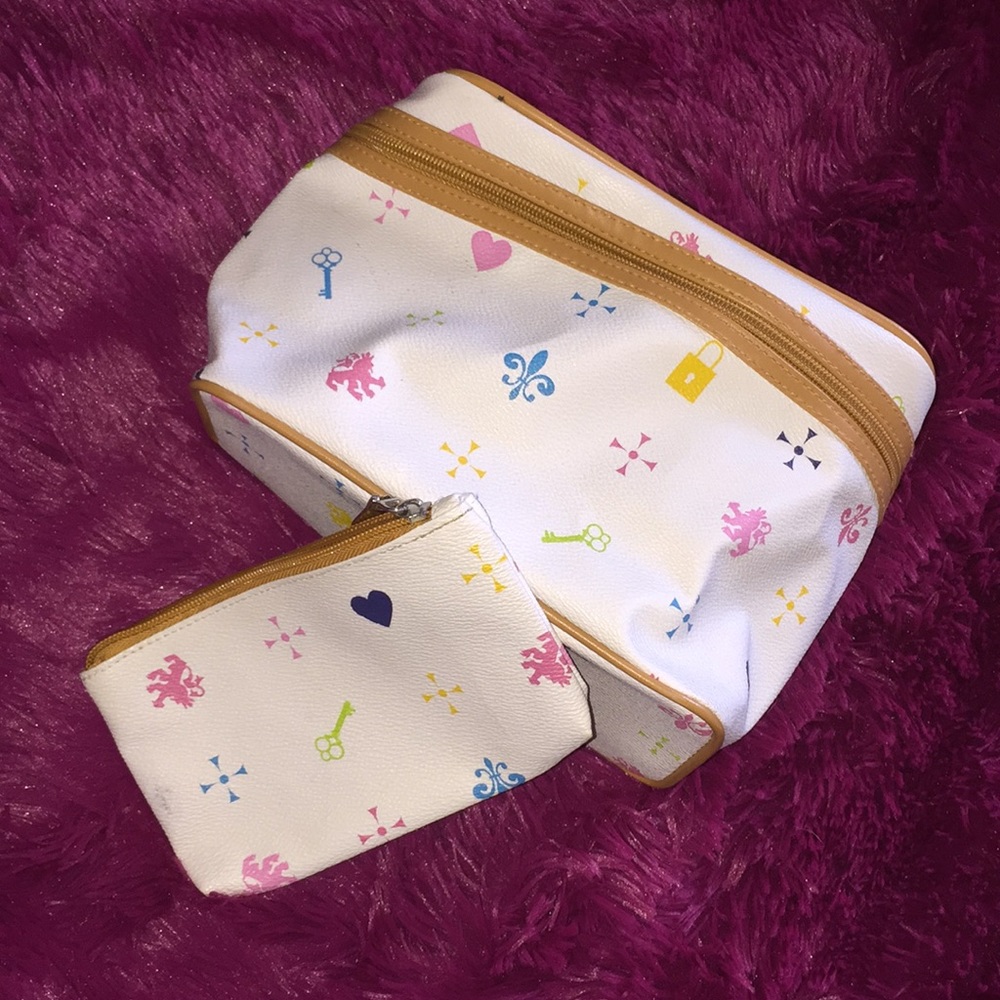 Royal-themed cosmetic pouch - Picture 8 of 8